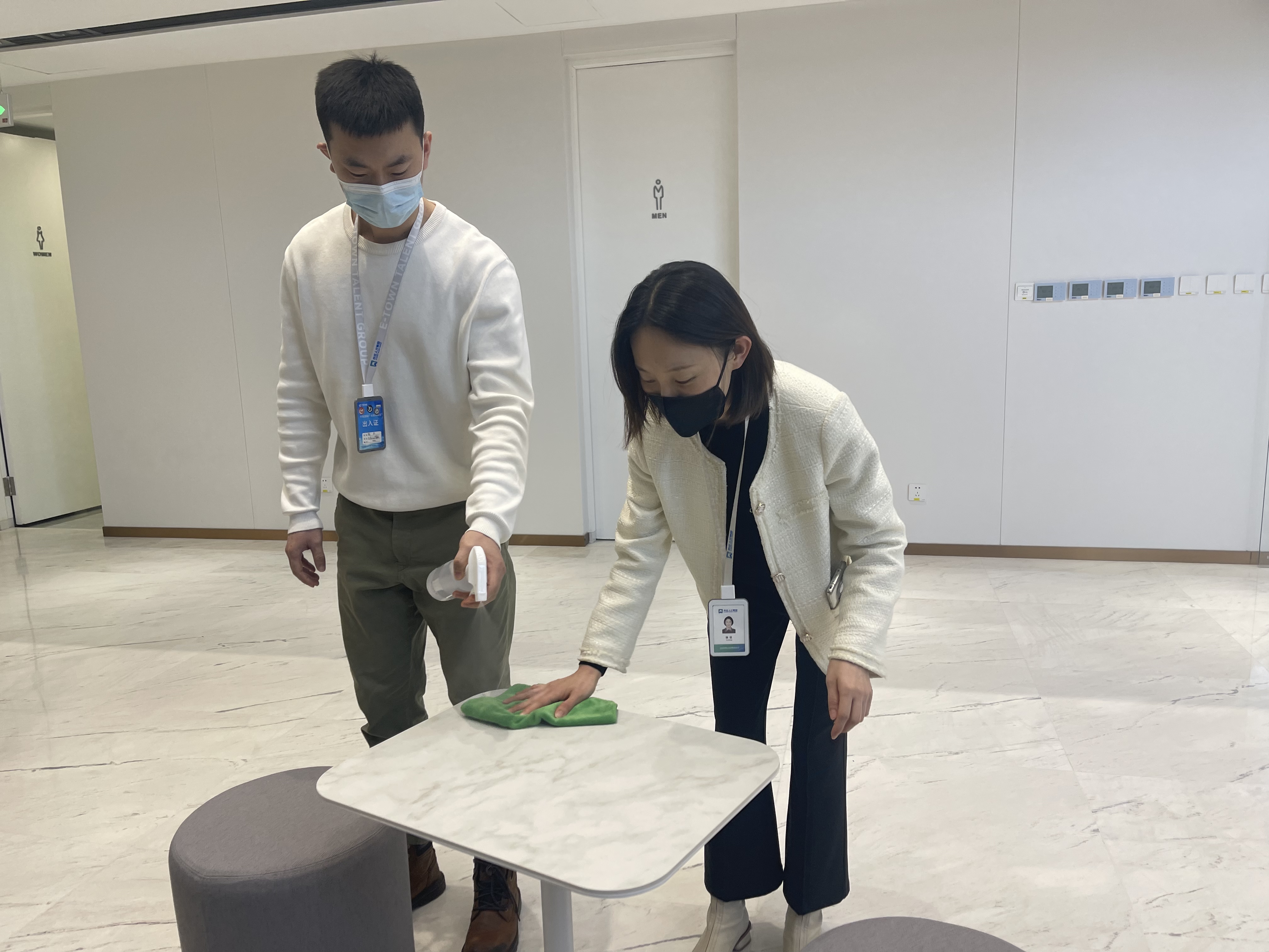 “疫”尘不染，，，，，，，，亦庄suncitygroup集团开展“爱国防疫卫生”活动